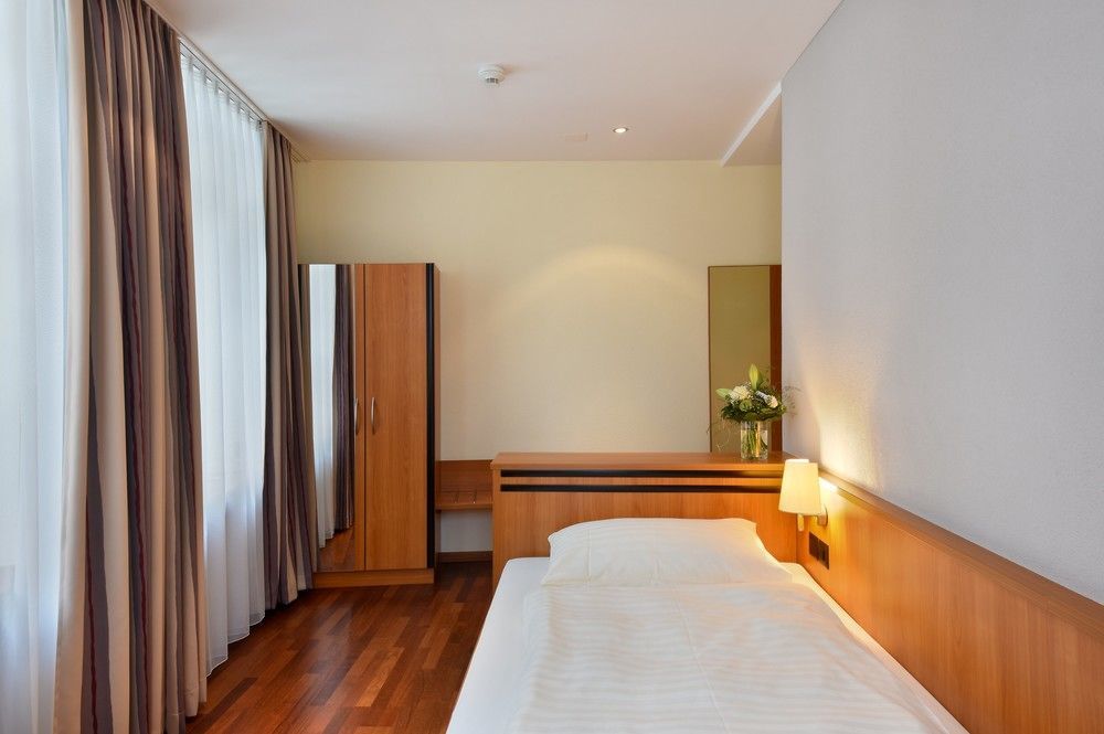 זופינגן Hotel Engel מראה חיצוני תמונה
