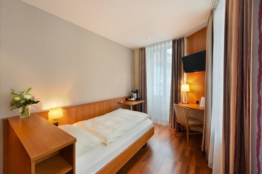 זופינגן Hotel Engel מראה חיצוני תמונה