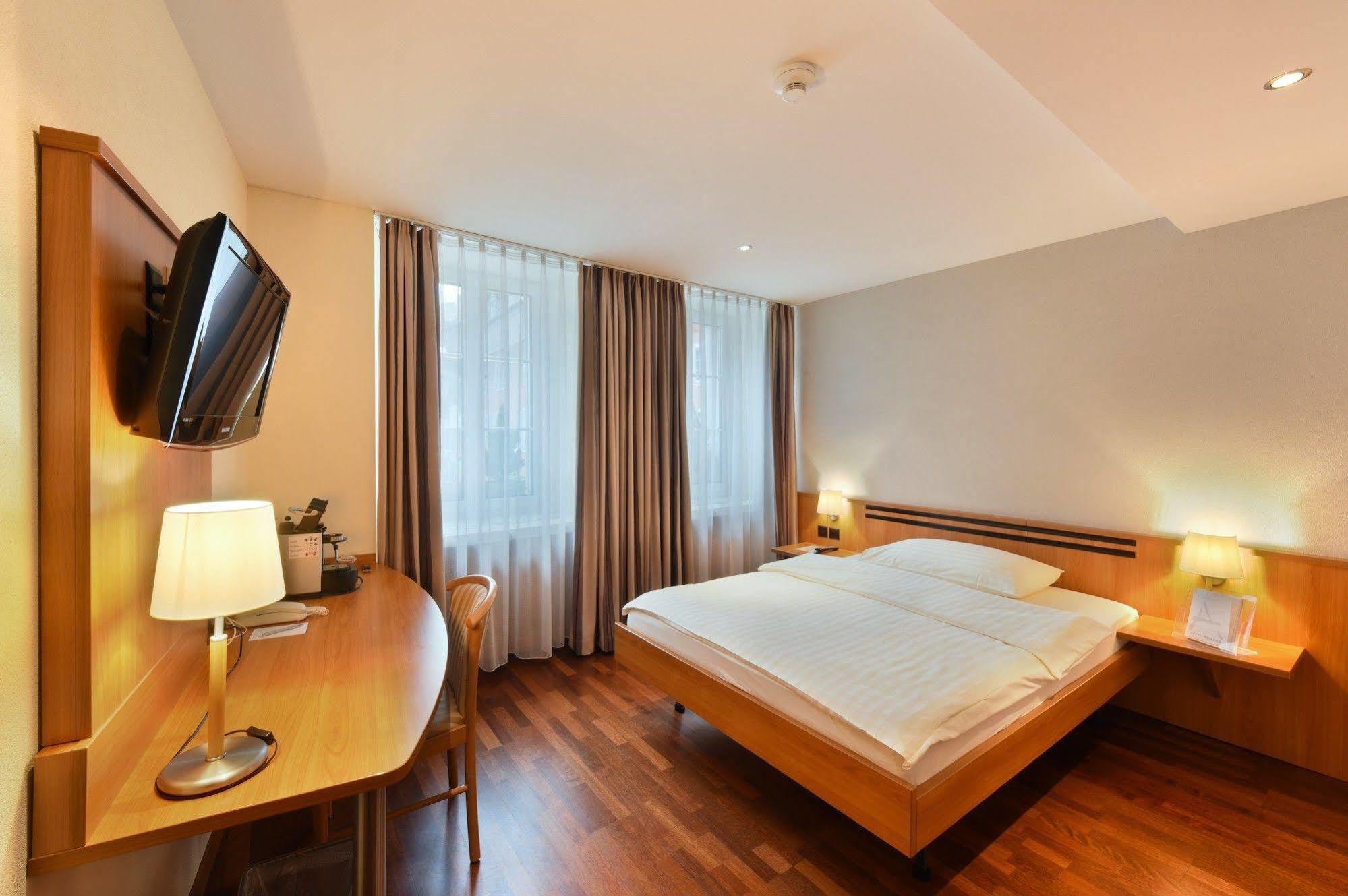 זופינגן Hotel Engel מראה חיצוני תמונה